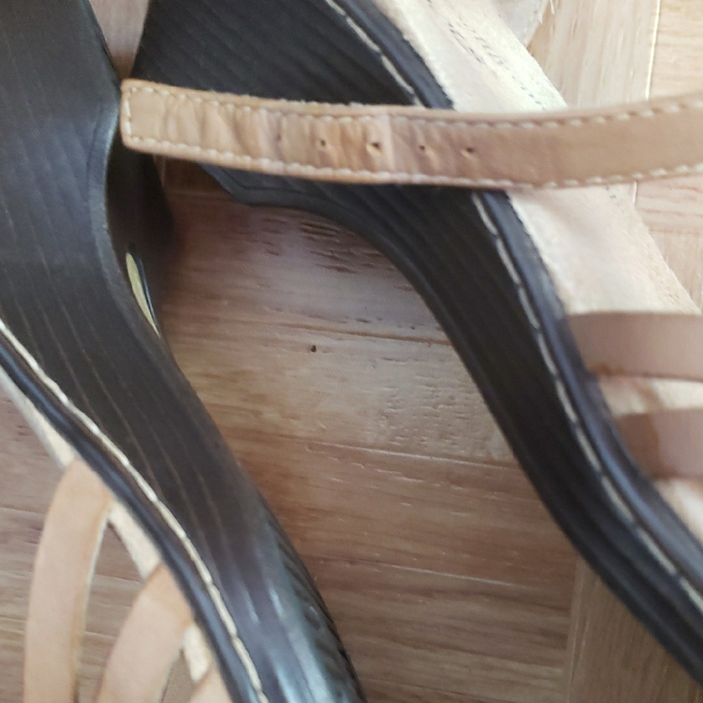 Softspots Women's Brown Strappy Sandals - Picture 4 of 5